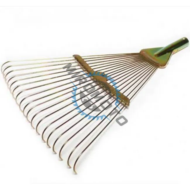 grebla-metalica-pentru-frunze-care-se-strange-micul-fermier-gf-1011